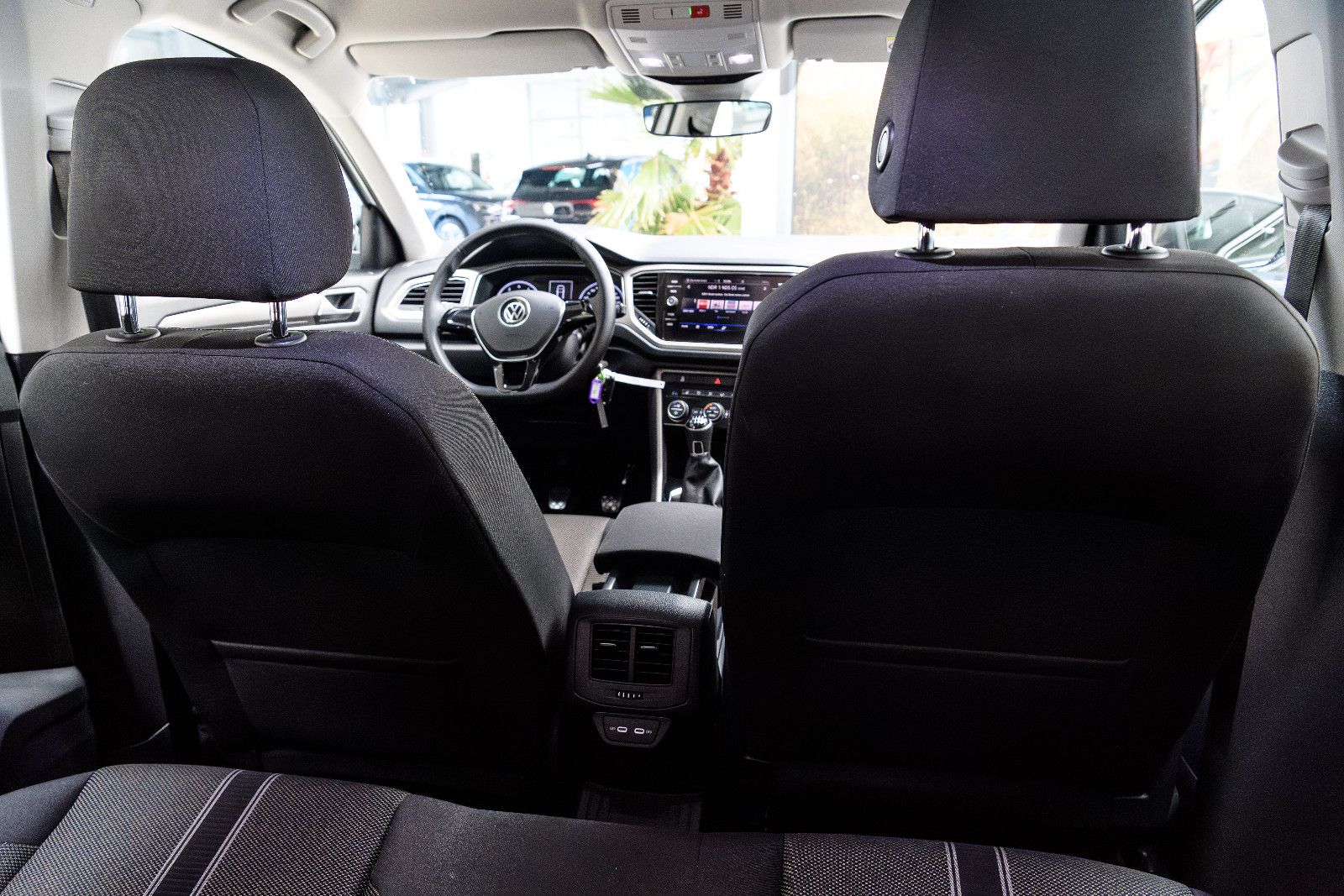 Fahrzeugabbildung Volkswagen T-Roc Style +Bicolor +Navi *GJR+SHZ+LANE ASS
