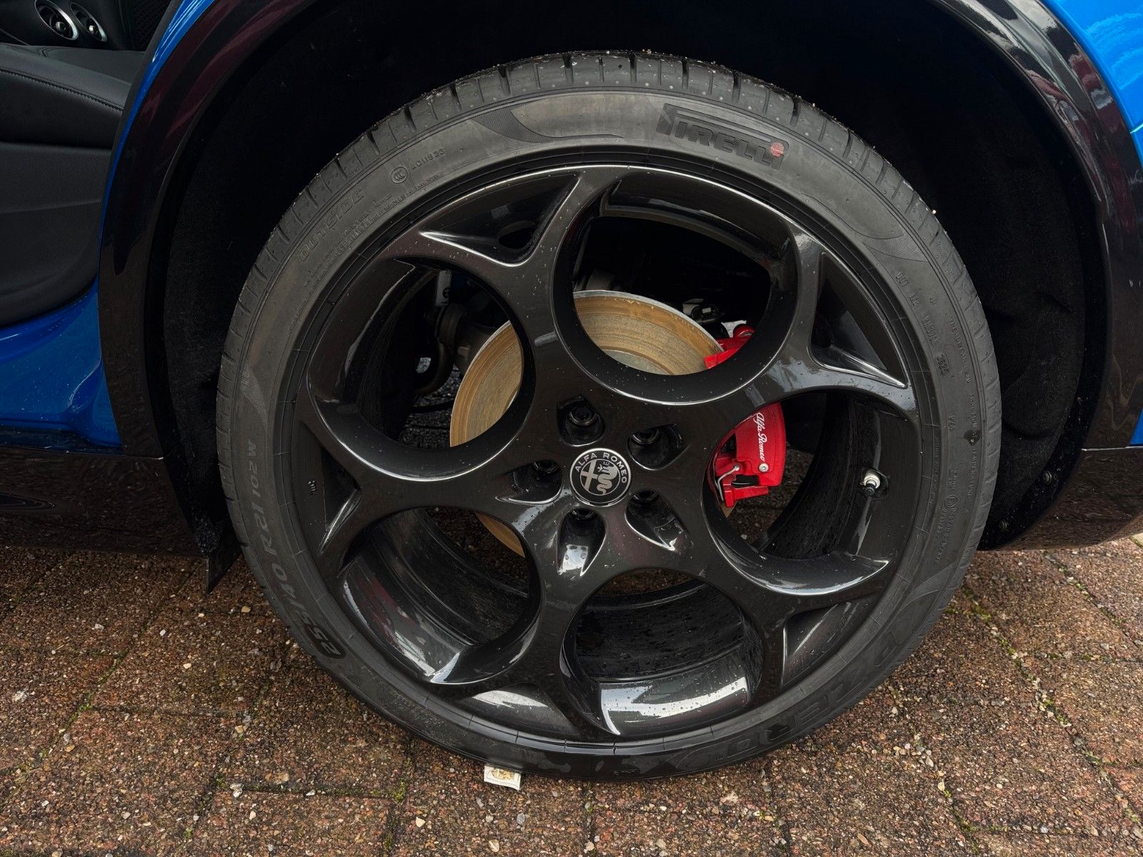 Fahrzeugabbildung Alfa Romeo VELOCE 2.0 Turbo 280PS Q4 GLASDACH NAVI KAMERA