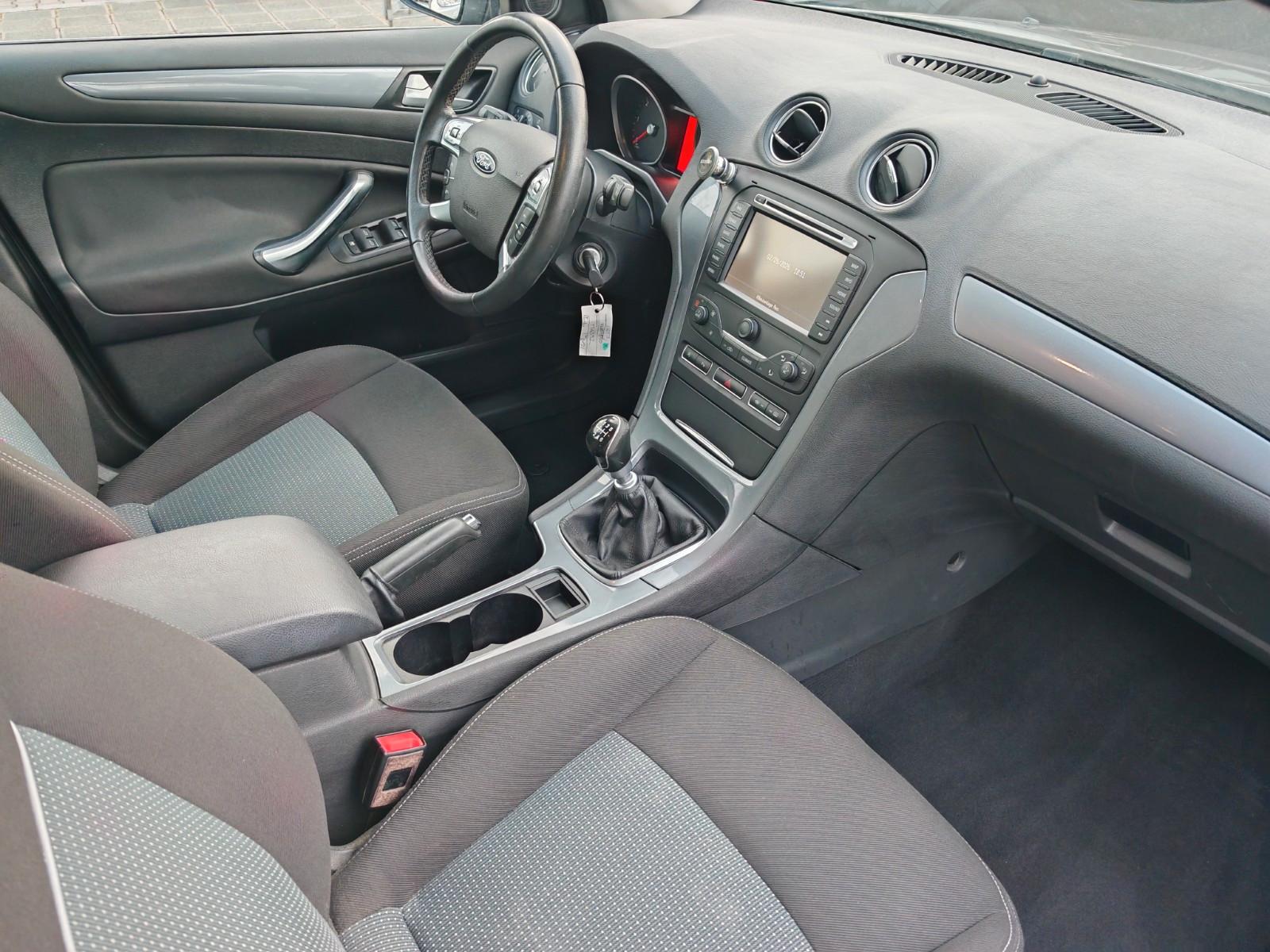 Ford Mondeo 2014 — photo 19