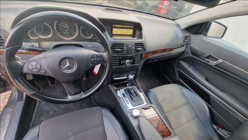 Mercedes E 220 - 8