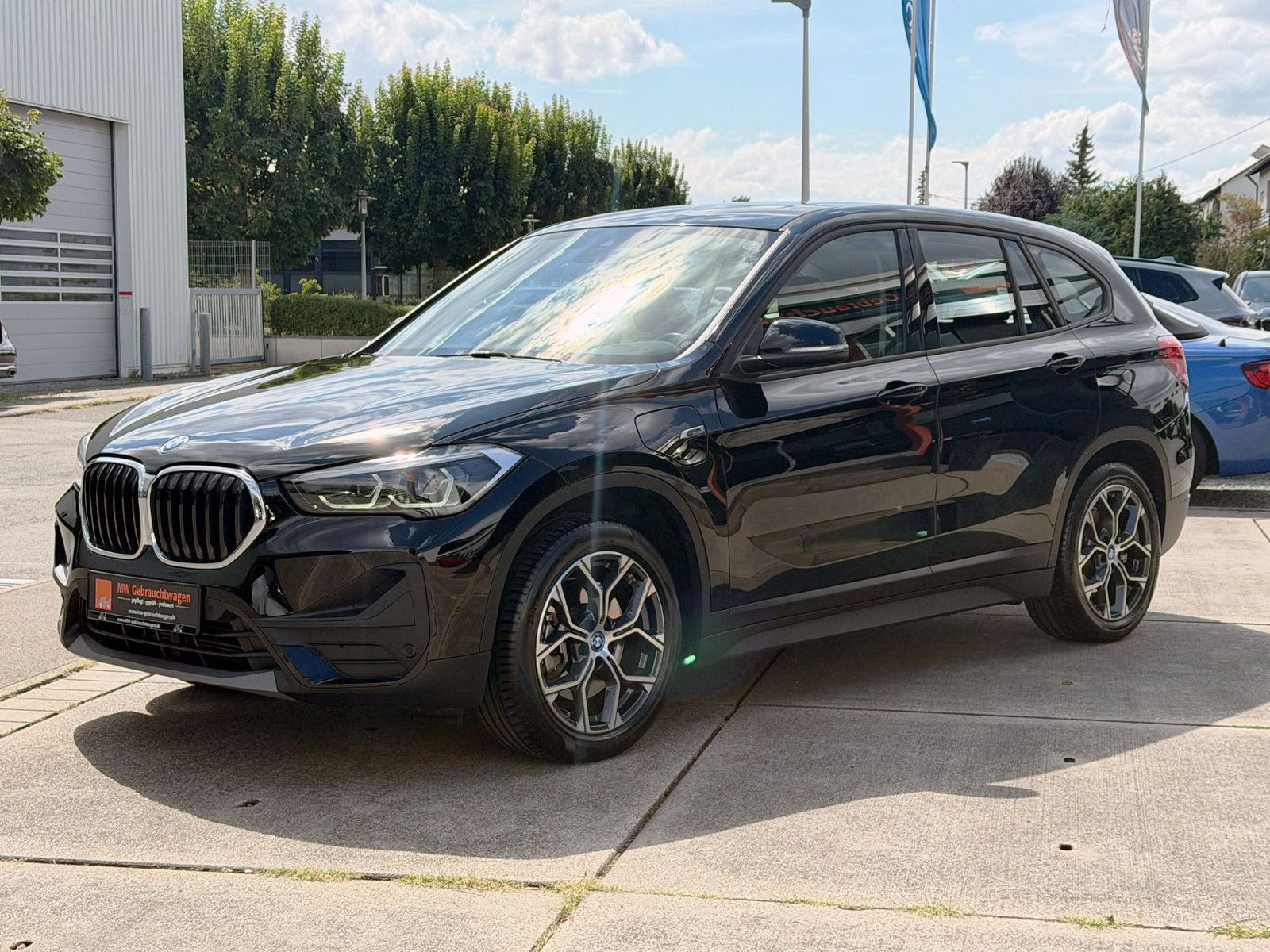 Fahrzeugabbildung BMW X1 xDrive25e Advantage ACC KAM PANO LED SHZ NAV