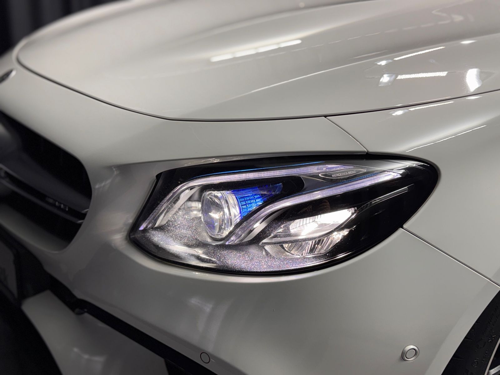 Fahrzeugabbildung Mercedes-Benz E 63 S AMG 4Matic+|AMG DRIVER|BURMESTER|TV|VOLL