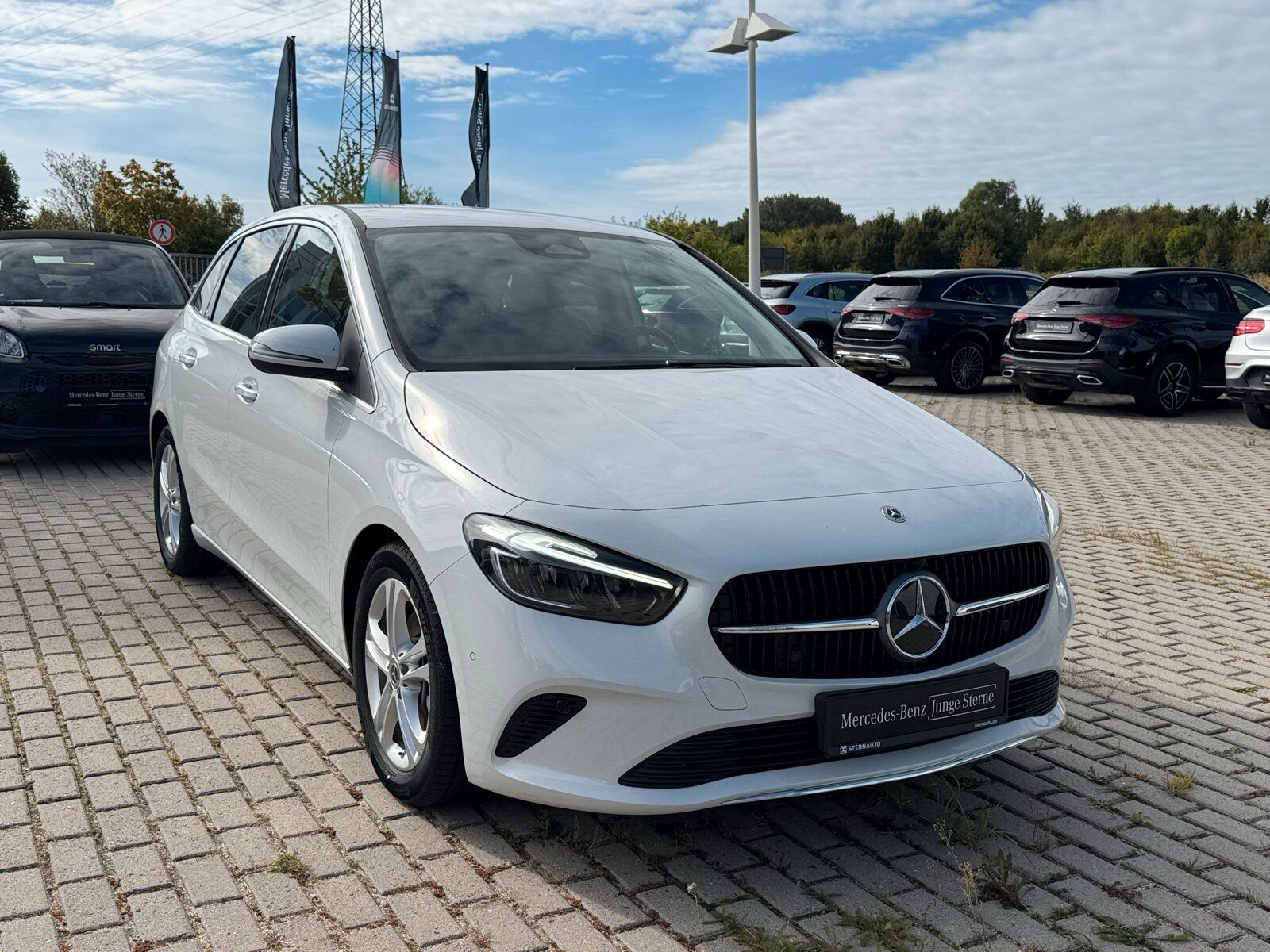 Mercedes-Benz B 200 Progr Keyl Go RüKamera LED AHK Spiegelpake imagem 3