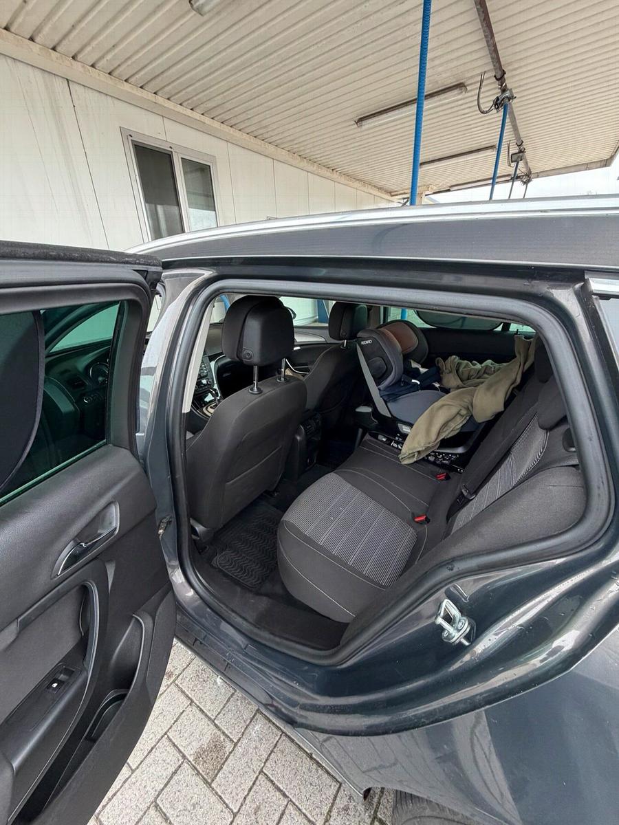 Opel Insignia 2013 — photo 11