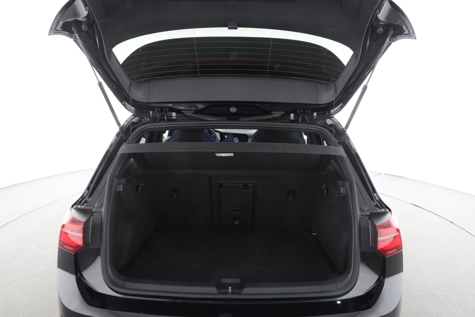 Volkswagen Golf VIII R 2.0 TSI DSG 20 Years I PANO I foto 10
