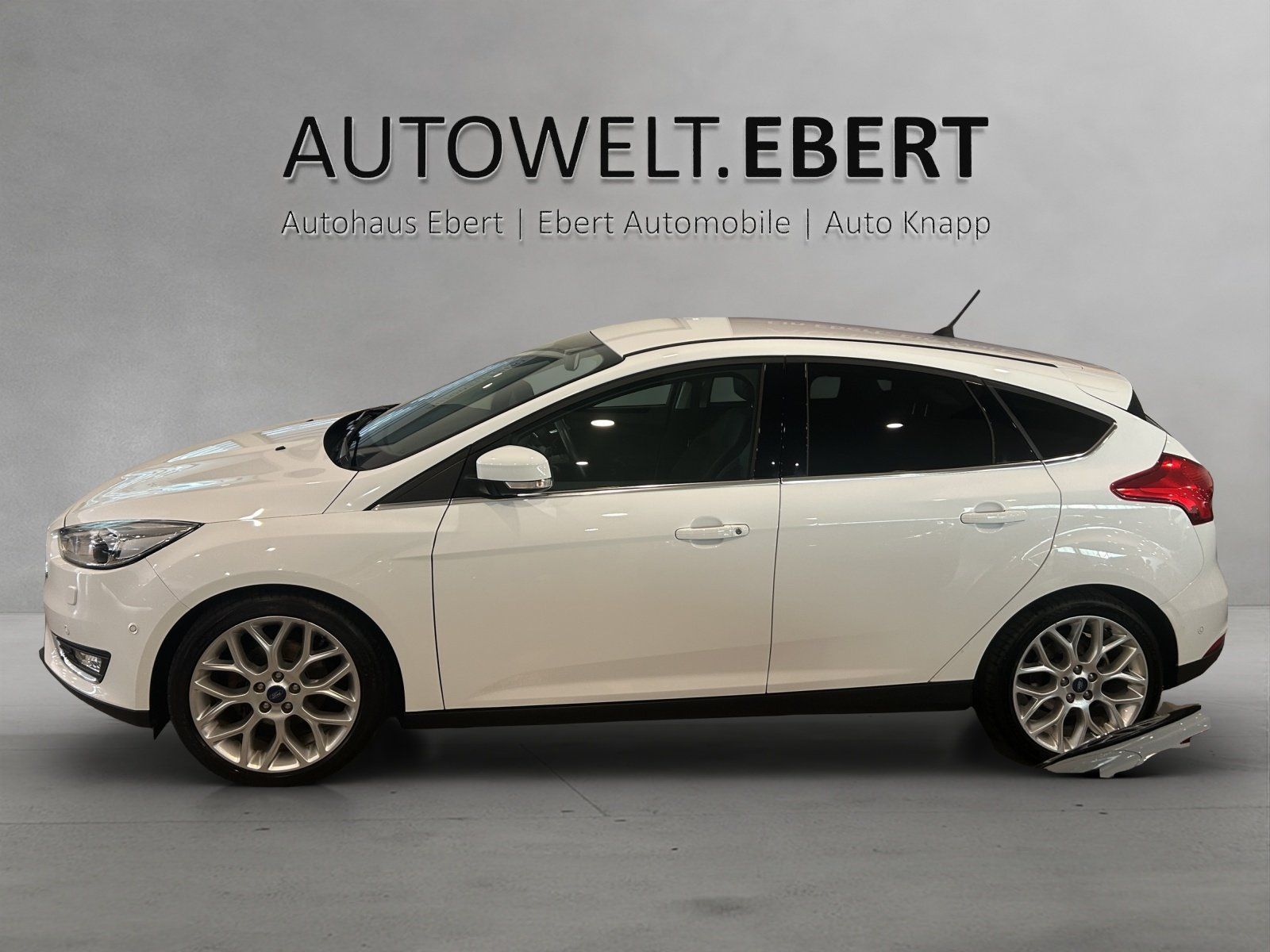 Fahrzeugabbildung Ford Focus Titanium 1,5 TDCi Lim 5-Tg/AHK