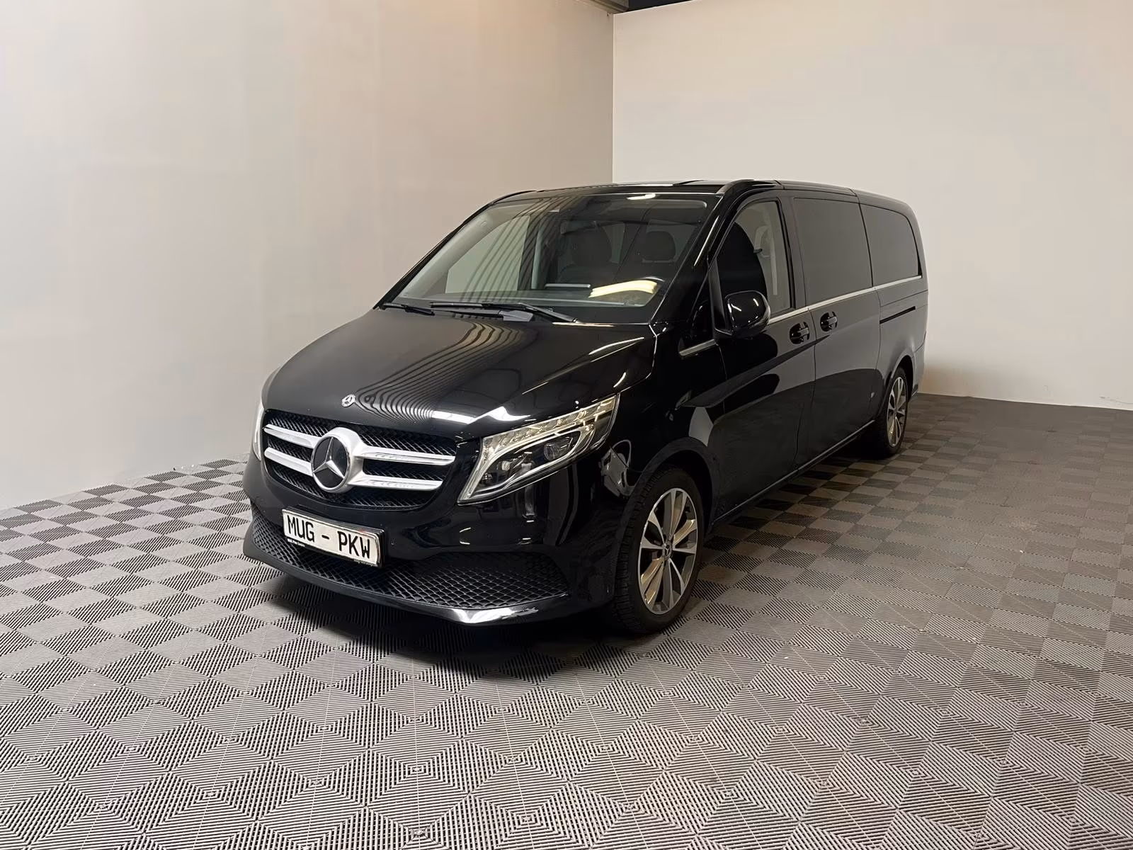 Mercedes-Benz V 300d AVANTGARDE extral. 9G*AHK-Temp.-LED-Leder