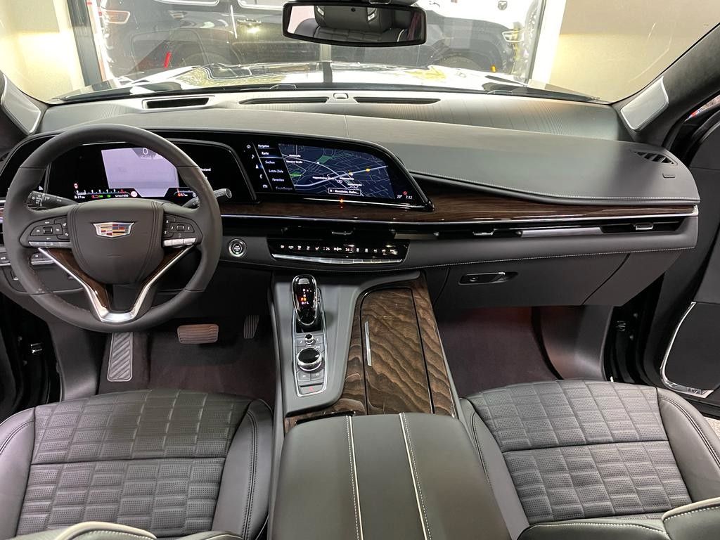 Fahrzeugabbildung Cadillac 2023 ESCALADE SPORT PLATINUM - 6.2 V8 VORFÜHRWAG