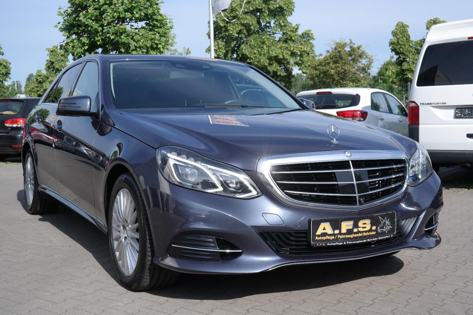 Mercedes-Benz E 400 Elegance 4Matic LED / Navi / Standheizung
