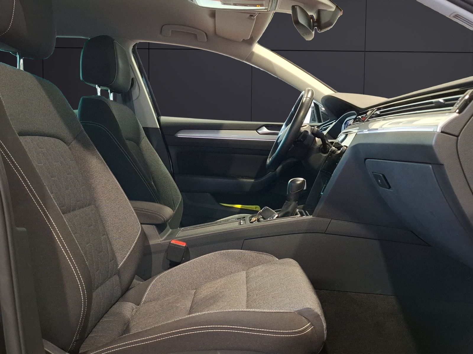 Fahrzeugabbildung Volkswagen Passat Variant TDI Business DSG Matrix AHK Navi