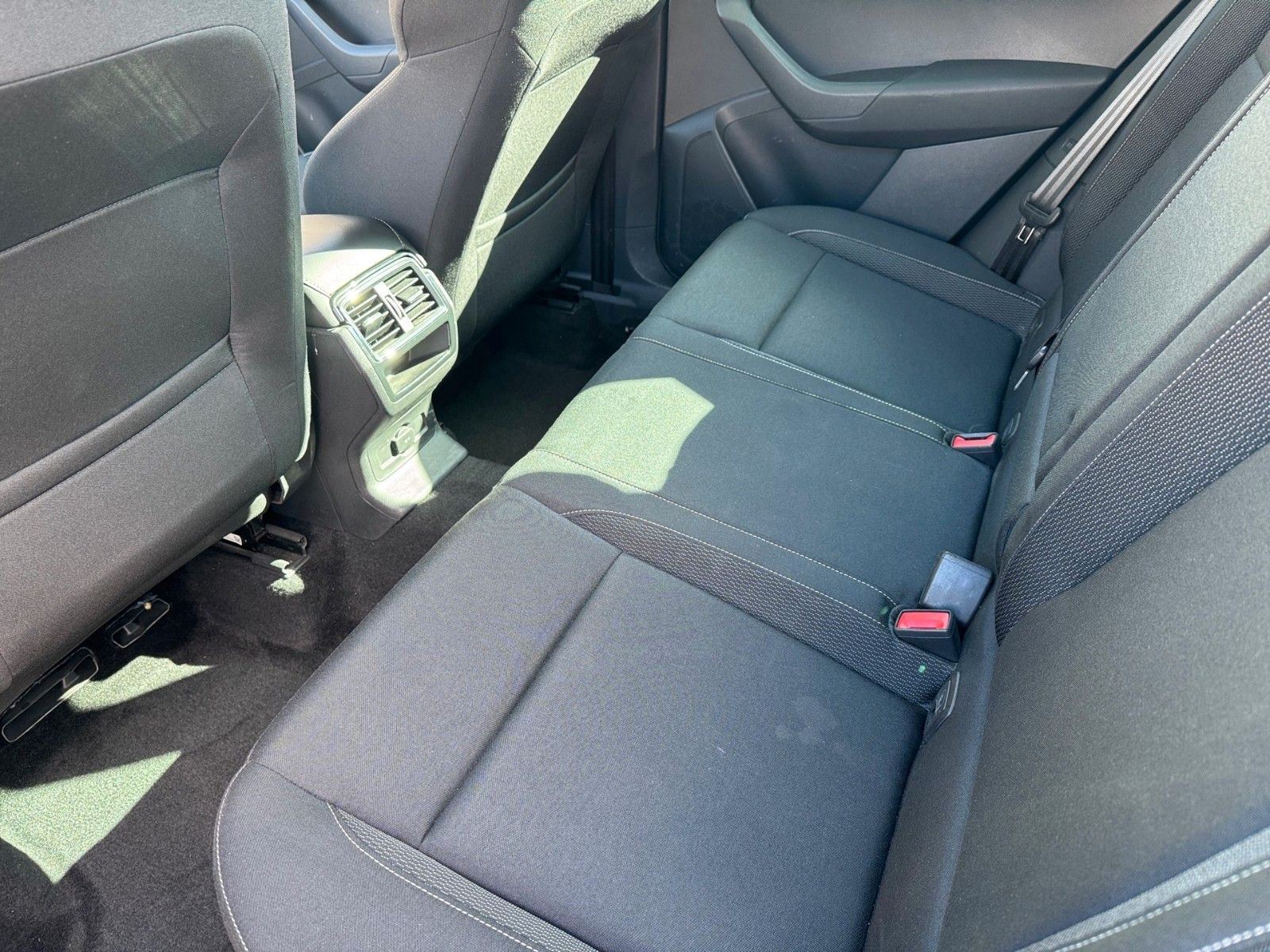 Fahrzeugabbildung SKODA Karoq 2.0l TDI AMBITION