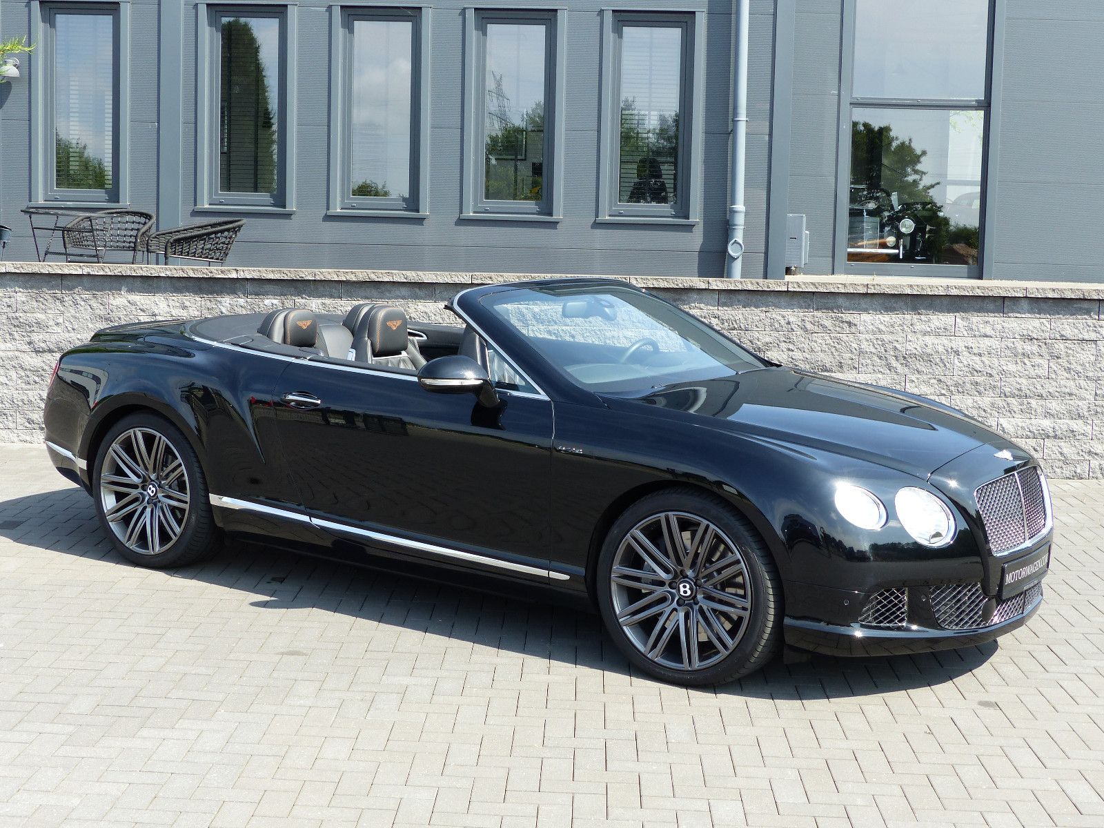 Fahrzeugabbildung Bentley Continental GTC W 12 SPEED MULLINER