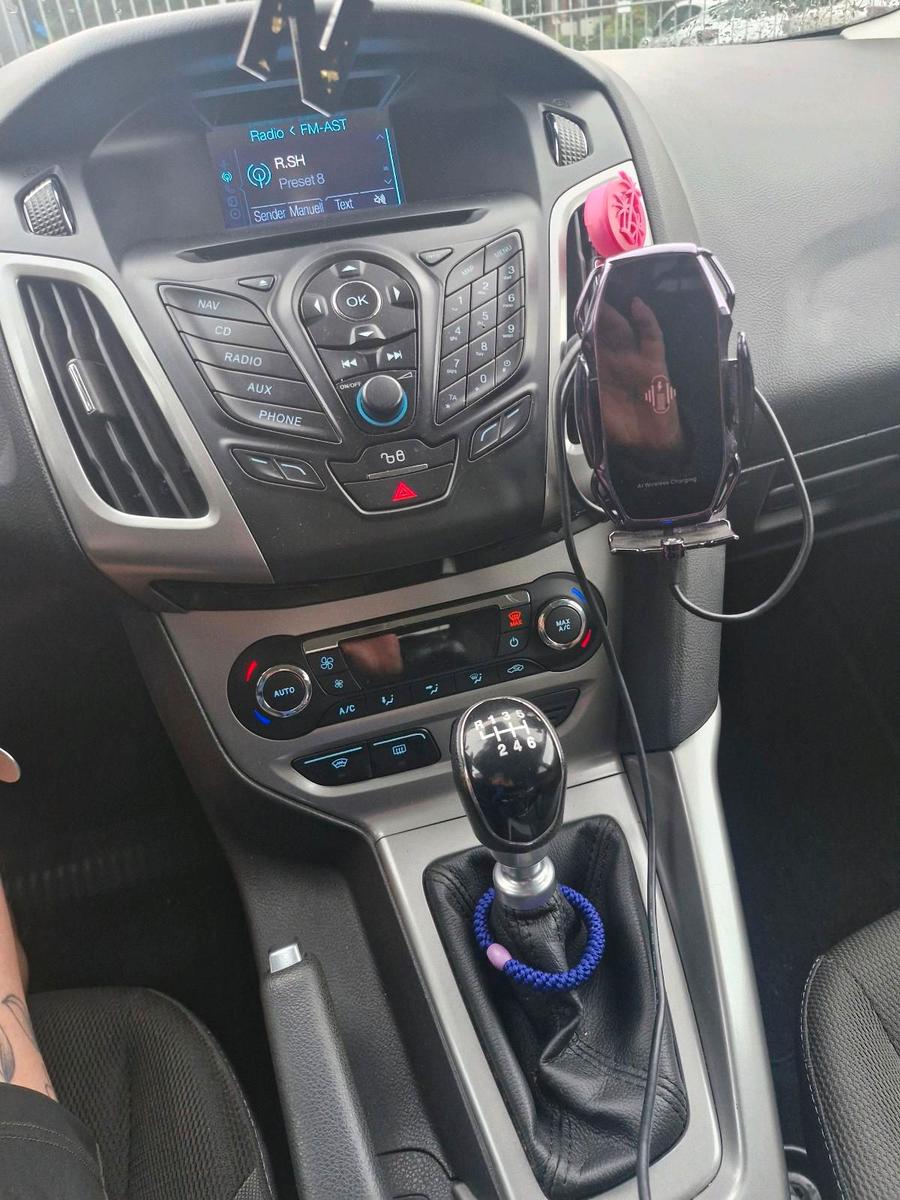 Ford Focus 2014 — photo 9