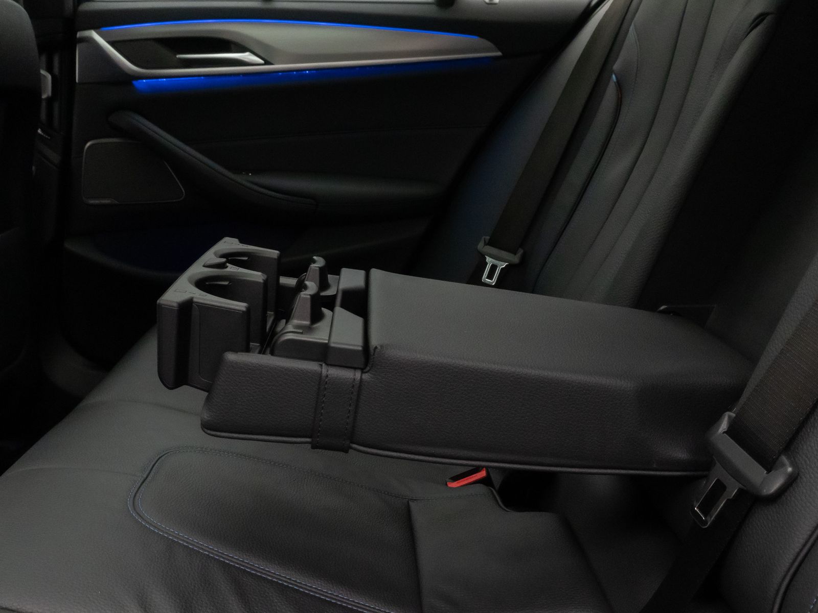 Fahrzeugabbildung BMW 530d xD M Sport Panorama Laser 360°HUD DAB H/K