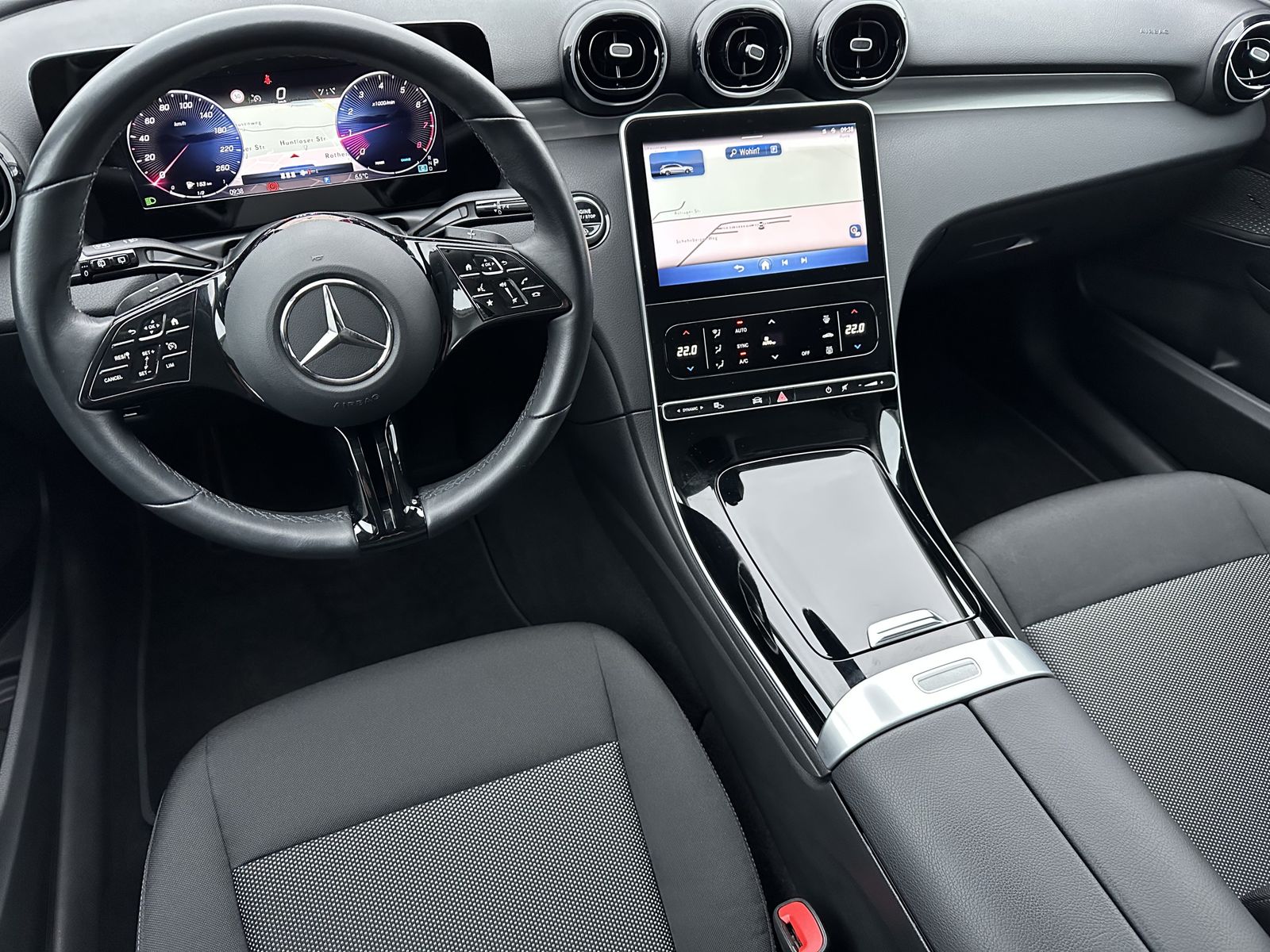 Fahrzeugabbildung Mercedes-Benz C 200 T 4Matic NAV+LED+KAMERA+CARPLAY+BUSINESS