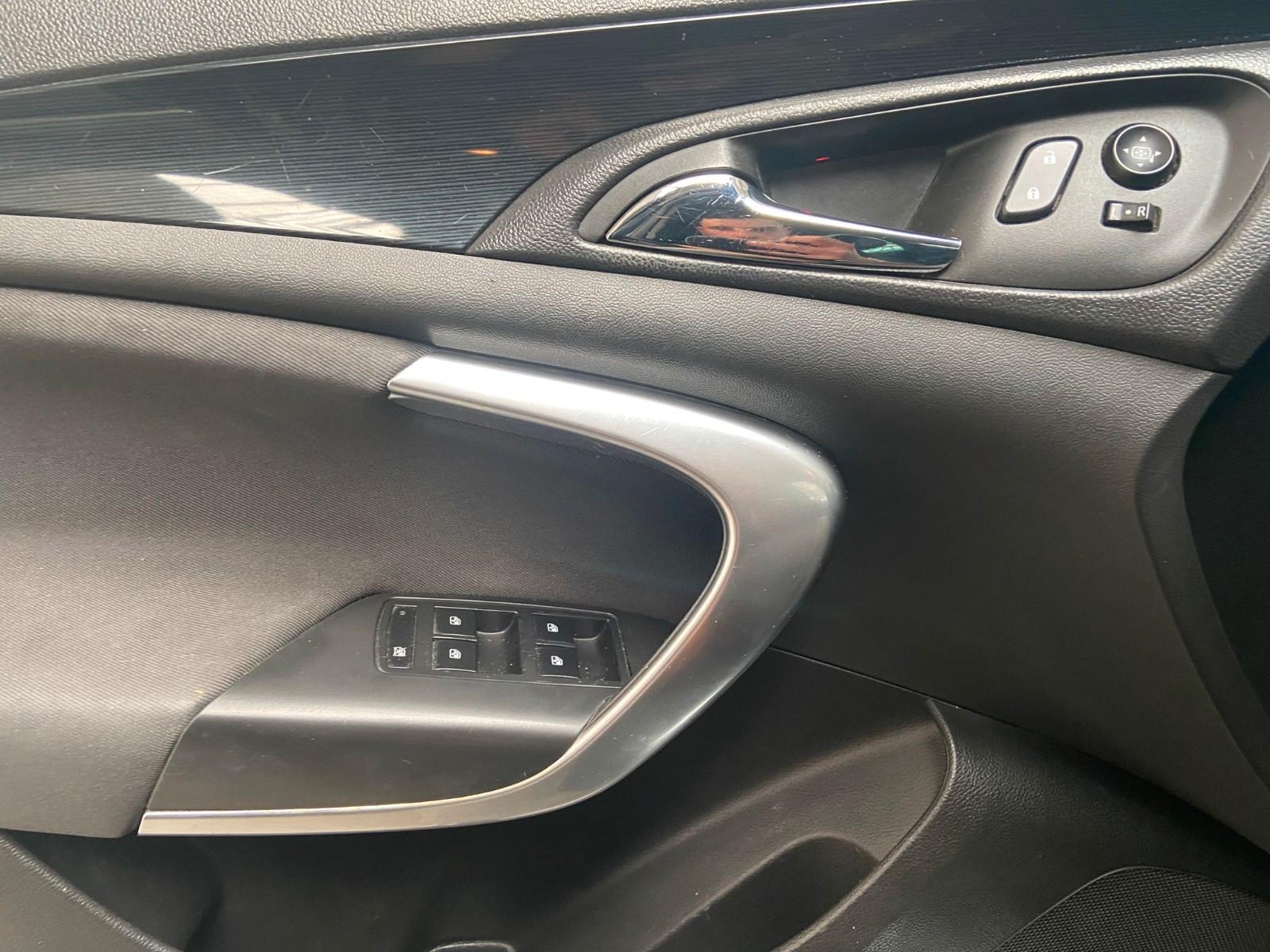 Opel Insignia 2014 — photo 21