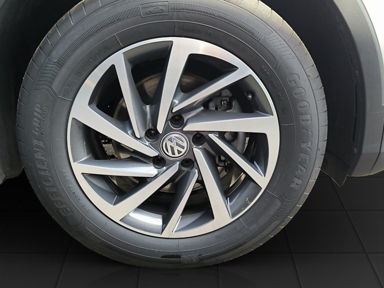 VW Tiguan Sound 4Motion AHK Navi - Bild 25