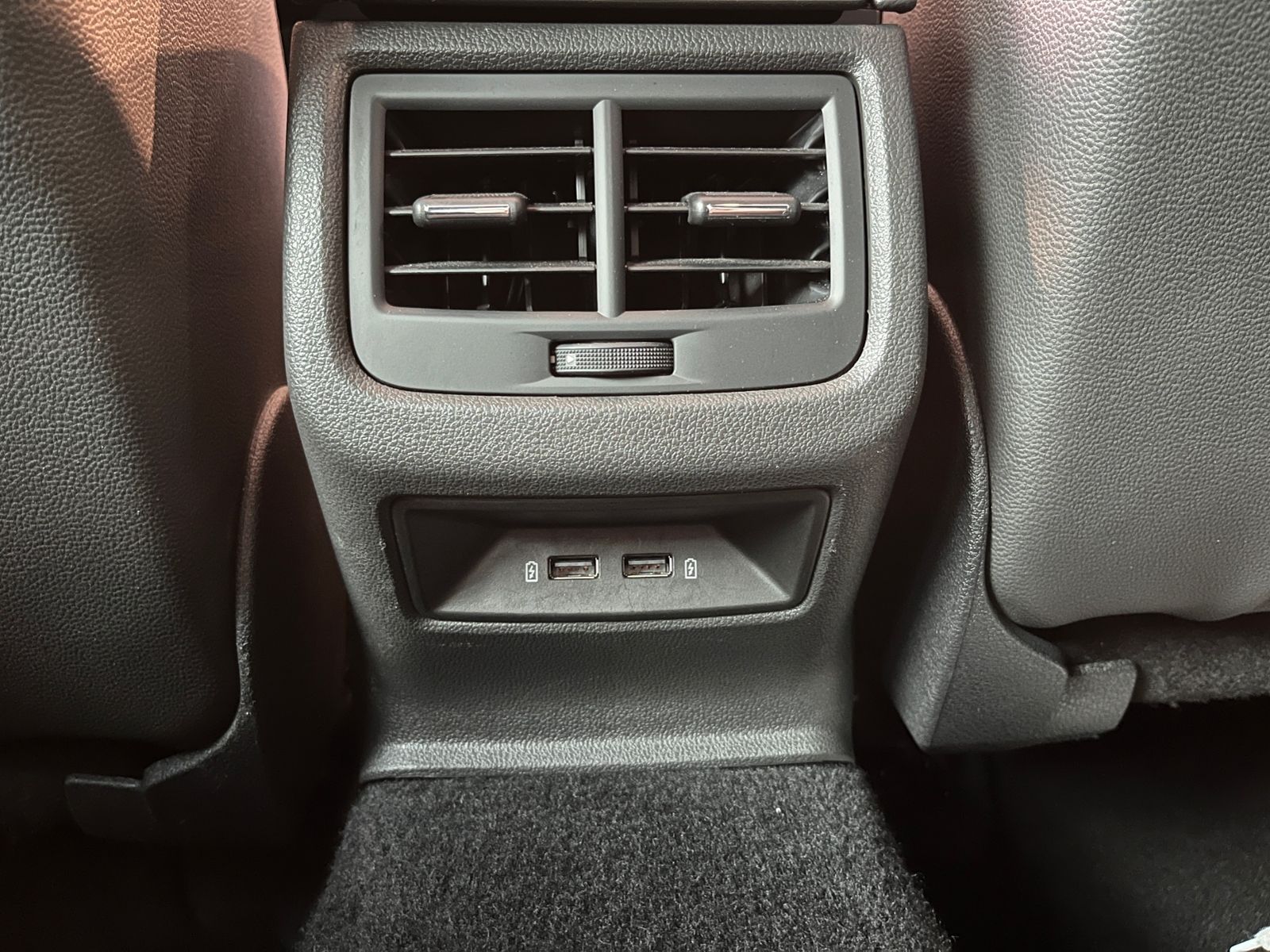 Fahrzeugabbildung SEAT Leon FR KLIMA LED NAVI ALU