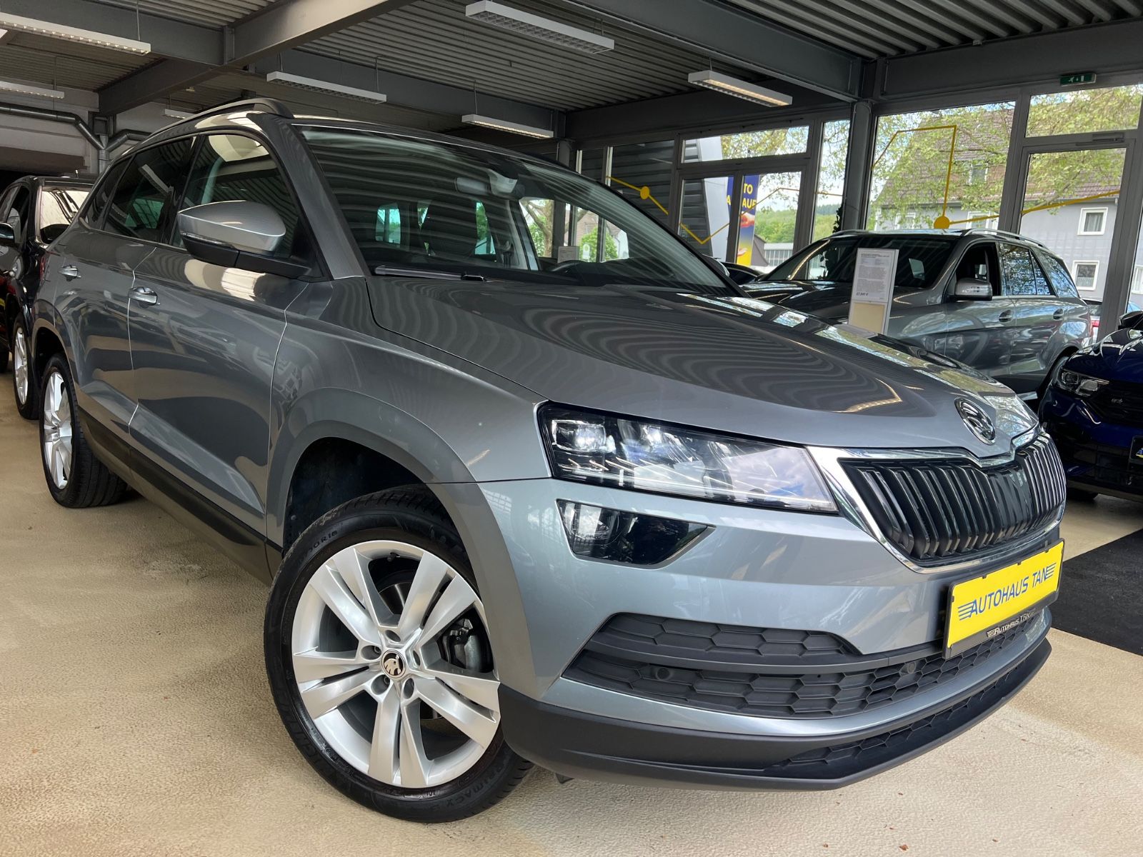 Fahrzeugabbildung SKODA Karoq Style 1.5 DSG *NAVI*KAMERA*CAR-PLAY*AHK*
