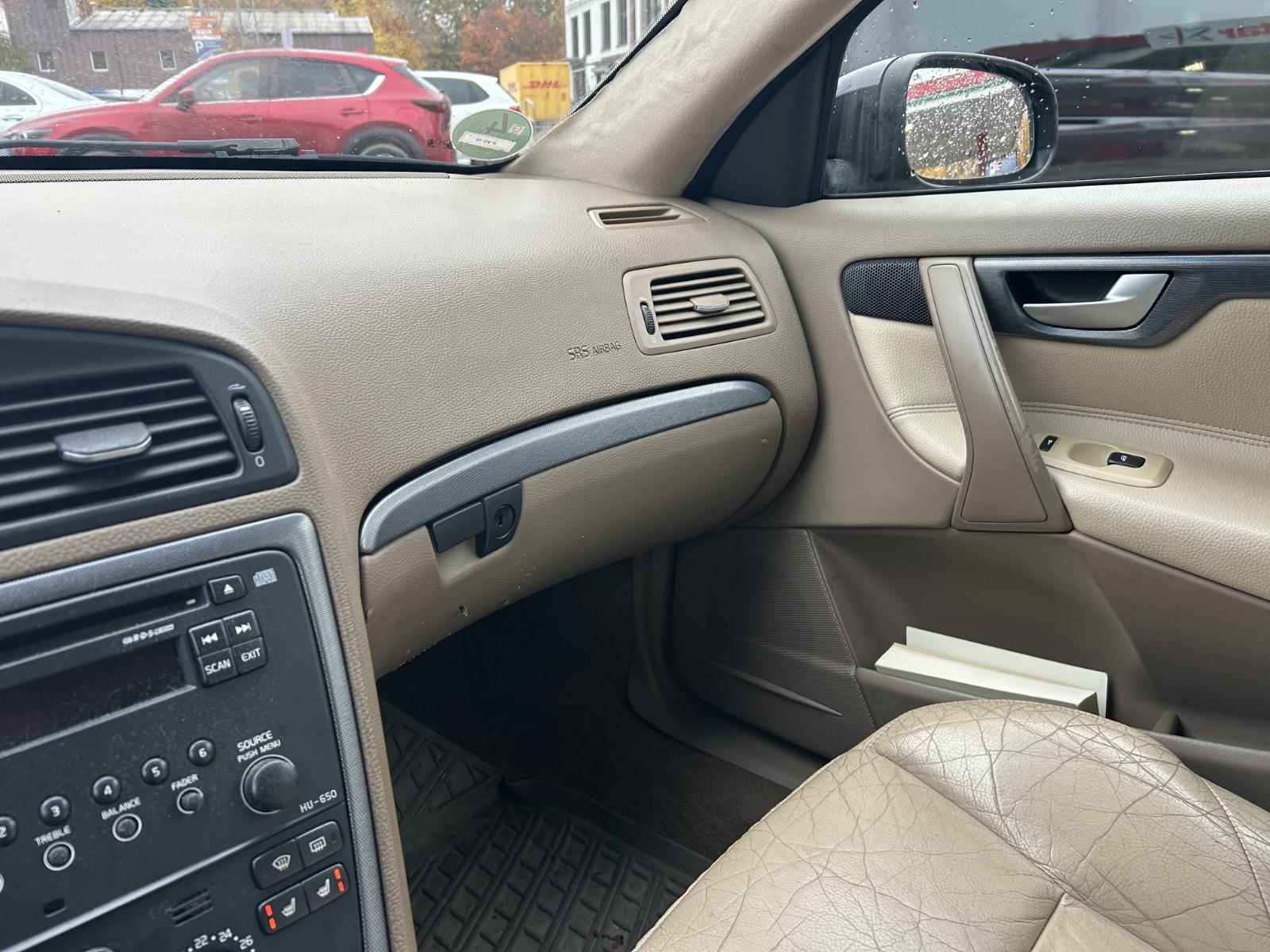 Volvo V70 2006 — двигун 2.401 cm³, 163 HP (120kW)