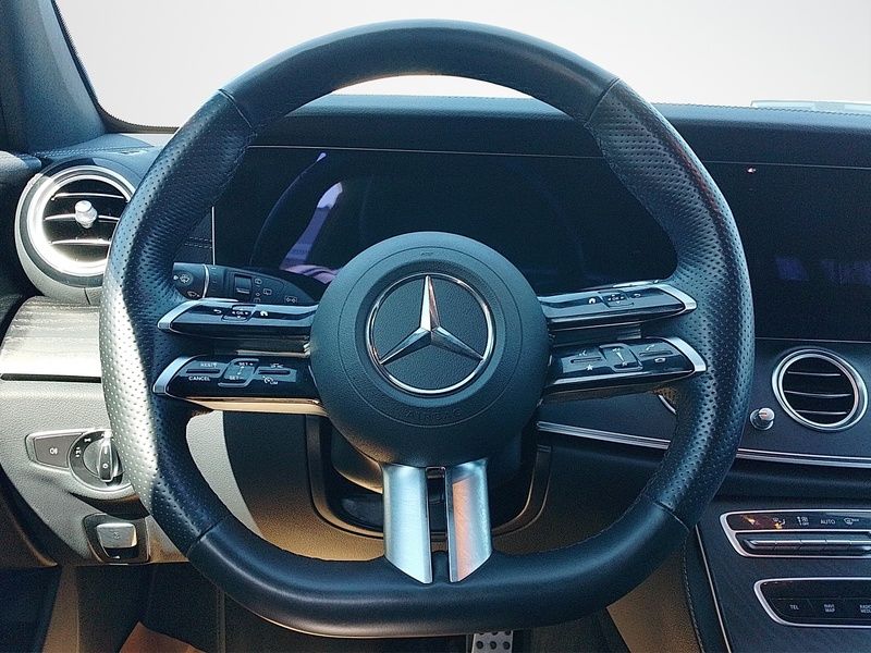 Mercedes-Benz E 300 T de 4M AMG DISTRO HUD 360 BURMESTER NIGHT foto 13