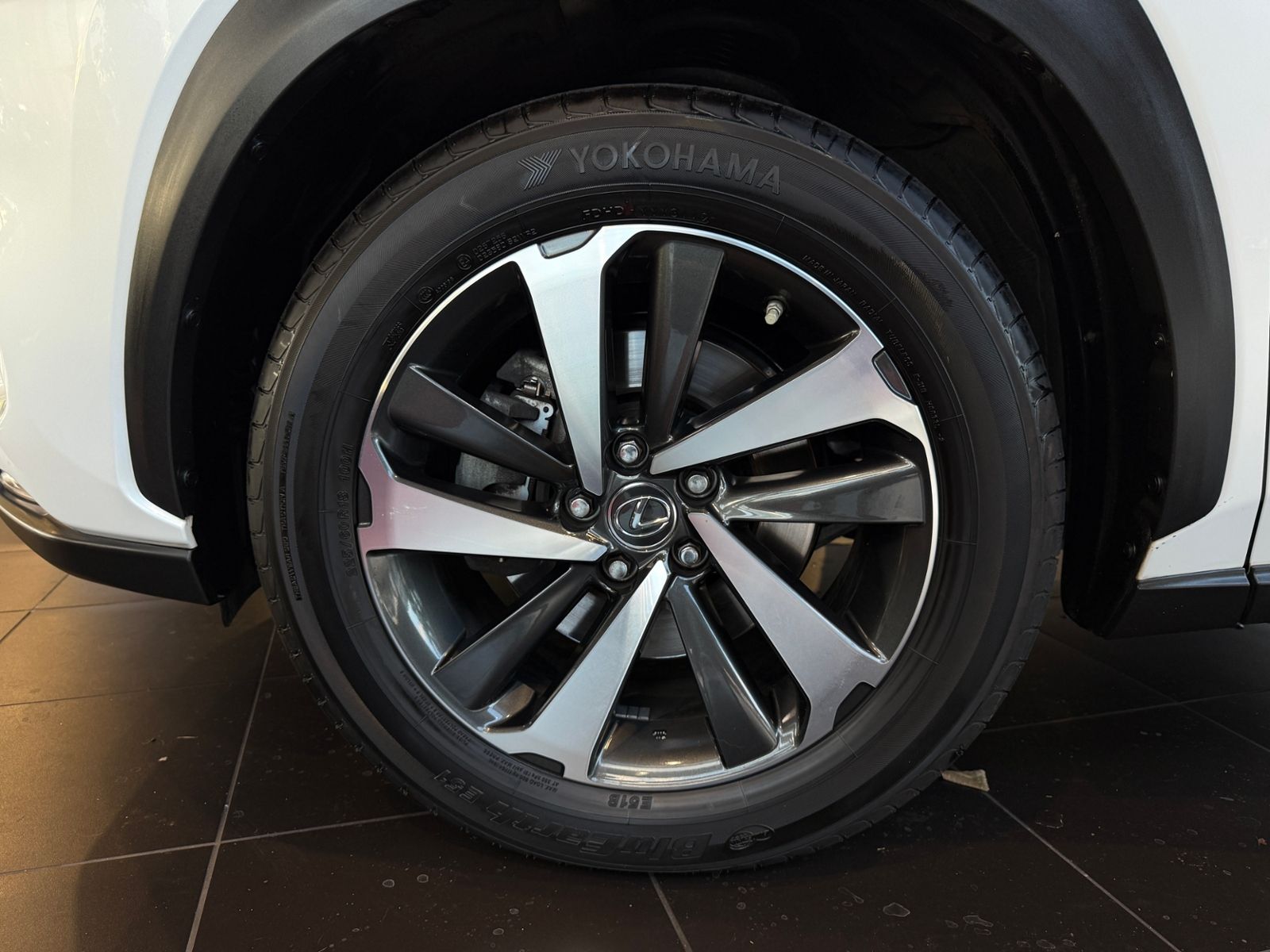 Fahrzeugabbildung Lexus NX 300h E-Four Luxury Line HUD 360° LED NAV