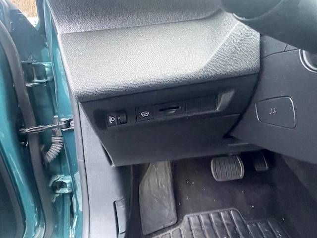 Fahrzeugabbildung Peugeot 308 SW Allure Blue HDI 130 eAT