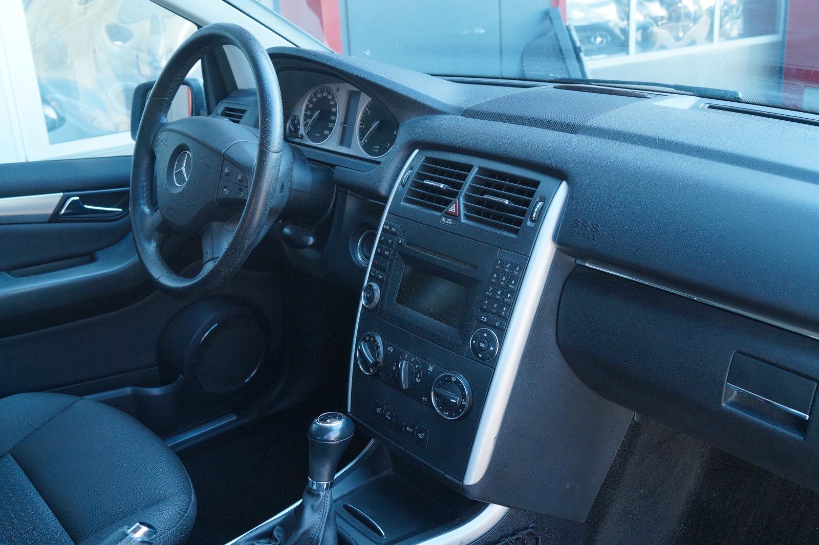Fahrzeugabbildung Mercedes-Benz B 180 *1.Hand, TÜV neu, Inspektion neu