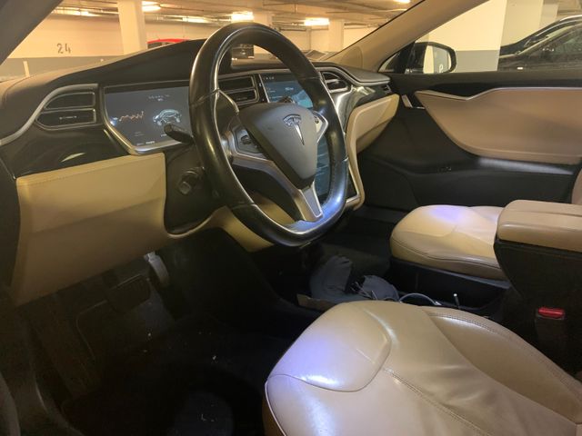 Tesla Model S 85 - CC, new Battery & free SC life