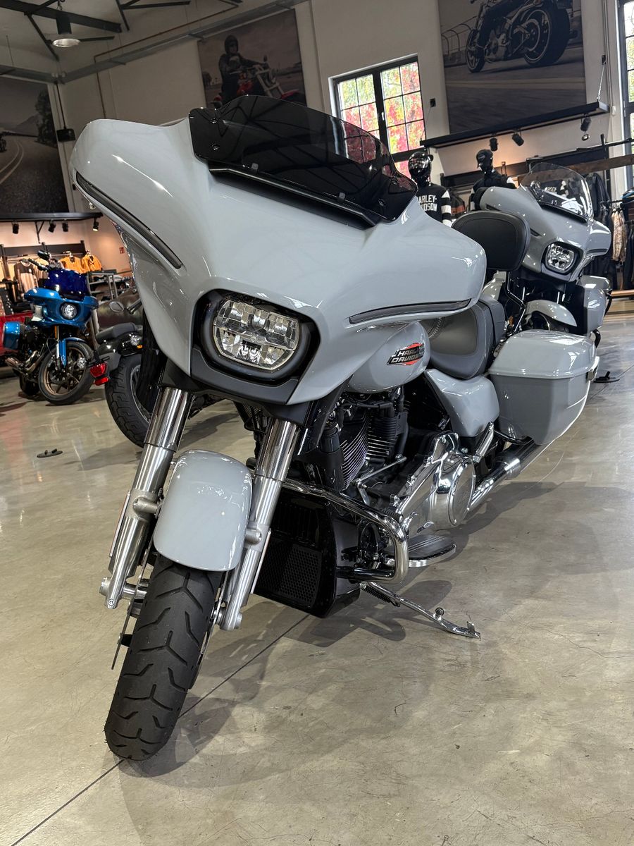 Fahrzeugabbildung Harley-Davidson Street Glide 117