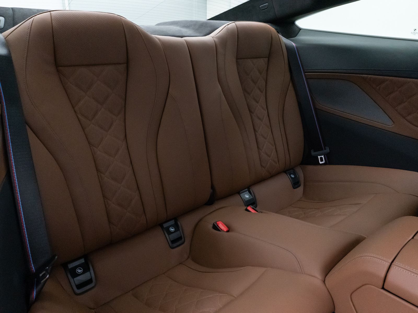 Fahrzeugabbildung BMW M8 Competition xD Coupé 360°Laser SoftCl DispKey