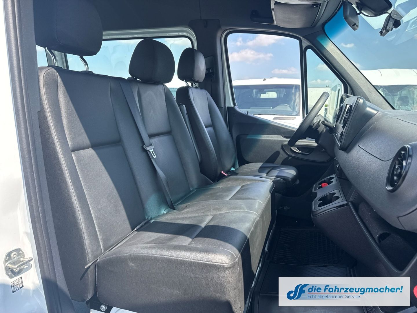 Fahrzeugabbildung Mercedes-Benz Sprinter III Tourer RWD AWD 315 CDI L2 DAB SHZ