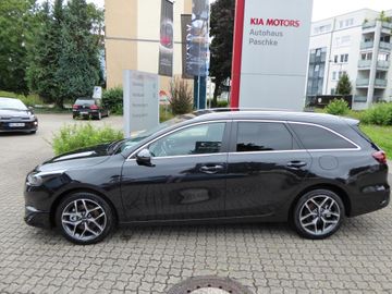 Kia Ceed SW 1.5 T-GDI DCT7 (48V M-H) Ultimate Editio