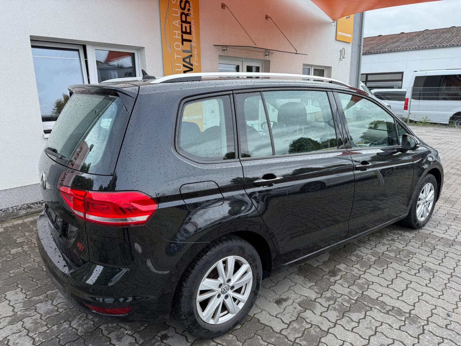 Volkswagen Touran Comfortline=7.Sitzer = 298,- € Monat =, миниатюра 6