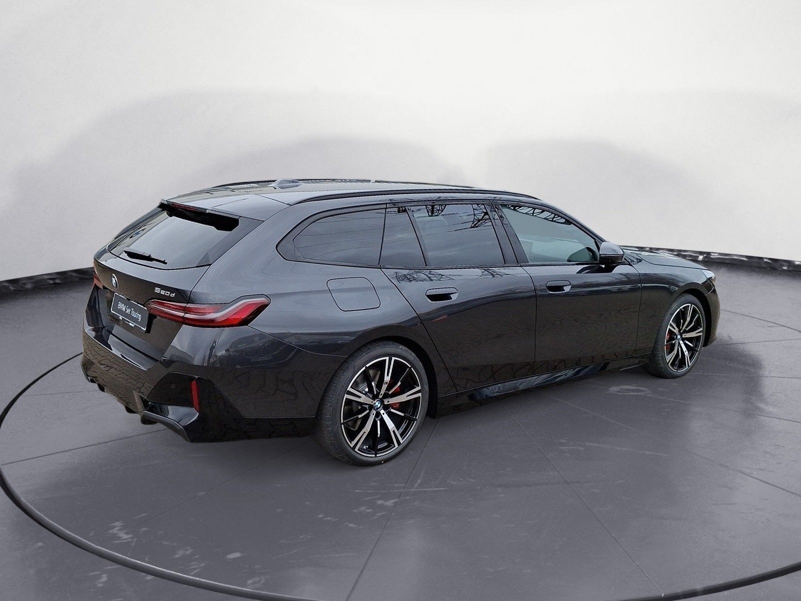 BMW 520d xDrive Touring AHK M-Sport M-SportPro Trave imagem 3