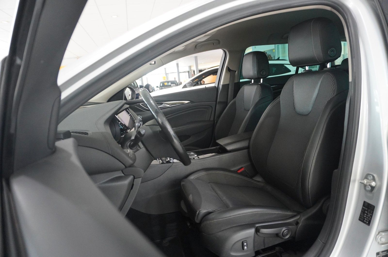 Fahrzeugabbildung Opel Insignia B ST 1.5T DYNAMIC NAVI/LED/KAMERA/DAB+