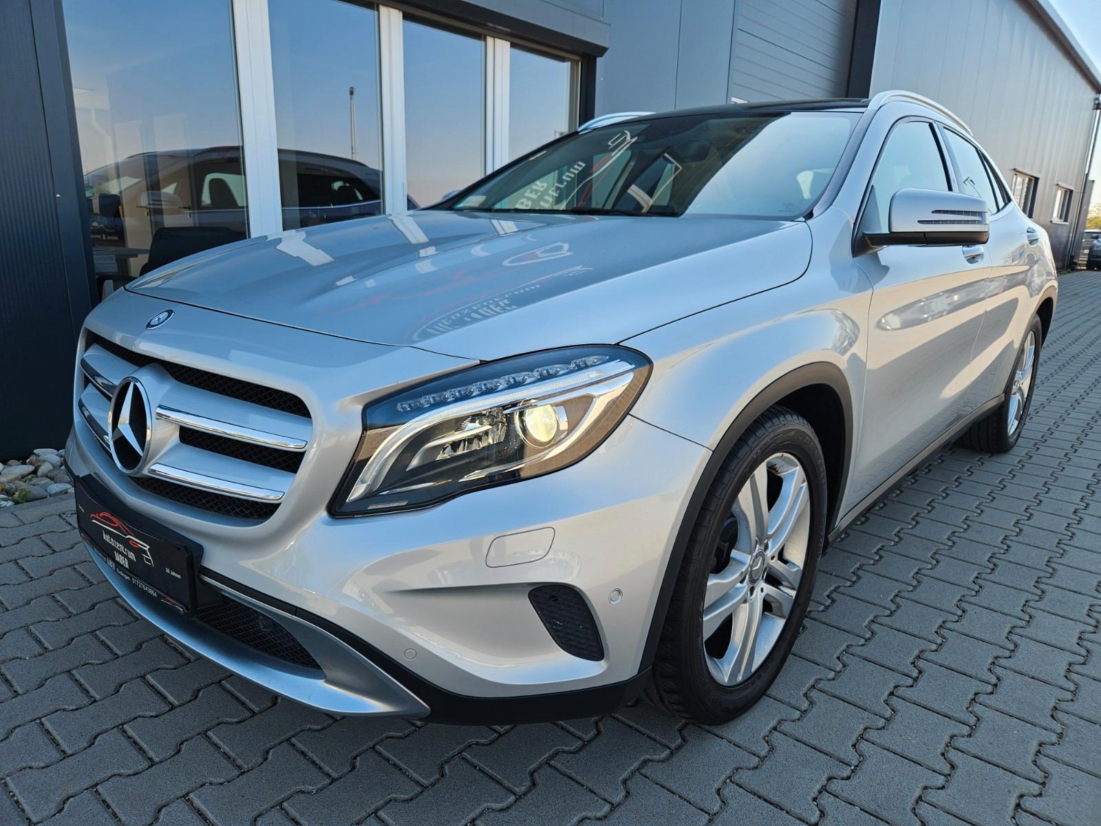 Mercedes-Benz GLA 250, Autom., Pano, Kamera, Leder