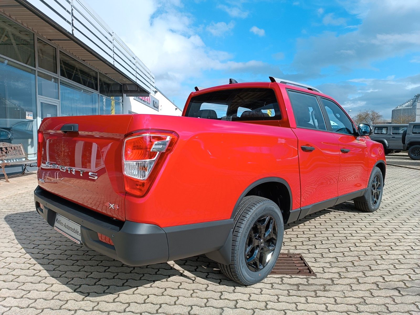 Fahrzeugabbildung Ssangyong Musso Grand 2.2d AT 4x4 BLACK LEDER+XENON+SD+AHK