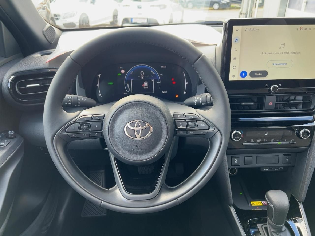 Fahrzeugabbildung Toyota Yaris Cross 1,5 Hybrid Teamplayer *Safety+Winter