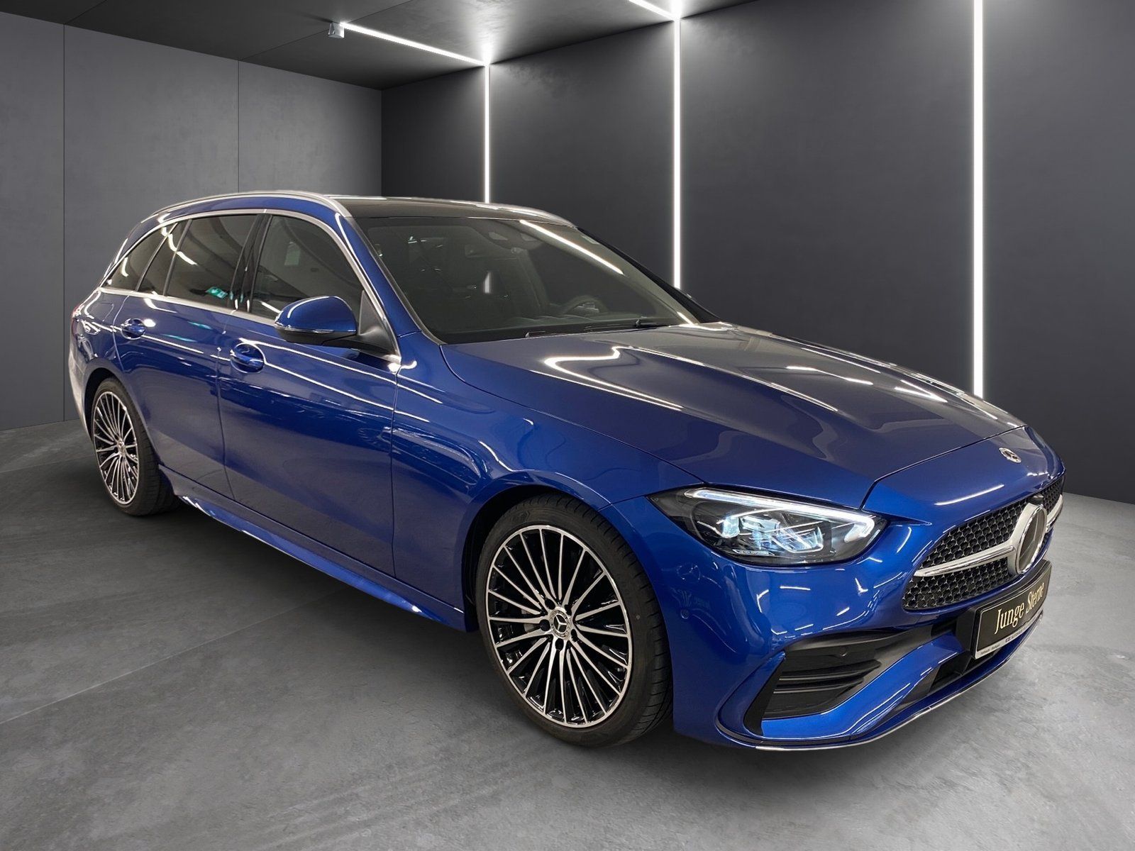 Fahrzeugabbildung Mercedes-Benz C 300 T d AMG*AHK*Pano*Distro*Totwink*SOUND*Memo