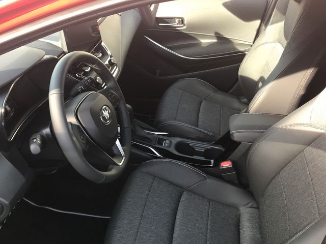 Toyota Corolla 1.8 Hybrid Team D *2xPDC*Bi-LED*SHZ*NAVI
