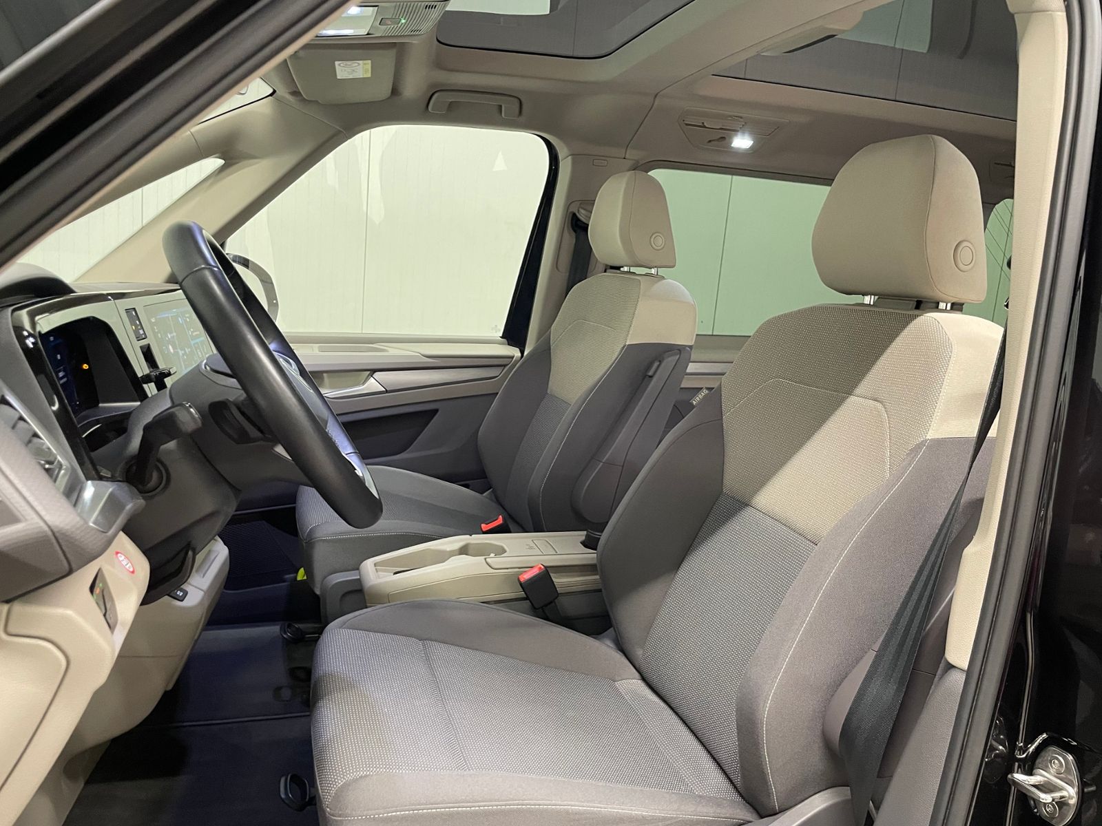 T7 Multivan Life LR 2.0 TDI MATRIX-LED PANO ACC