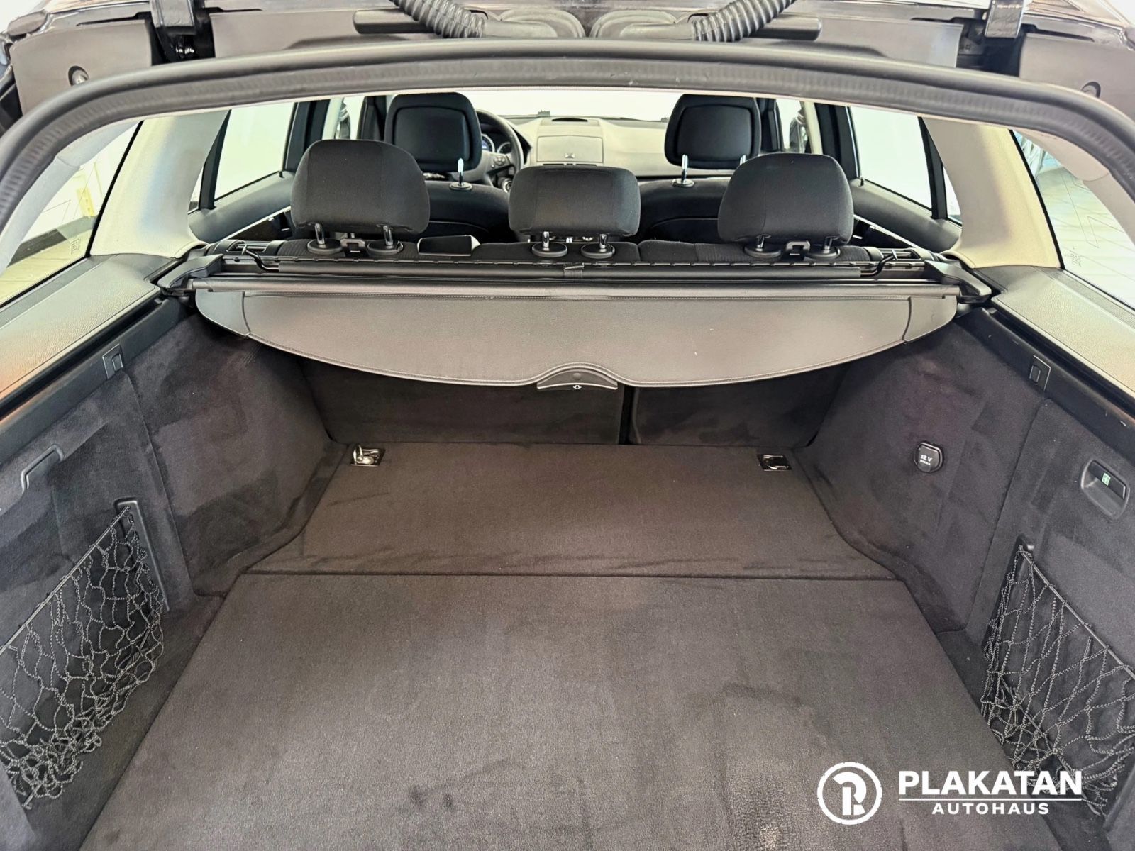 Fahrzeugabbildung Mercedes-Benz C 200 Kompressor Navi, Parksensoren, Service Neu