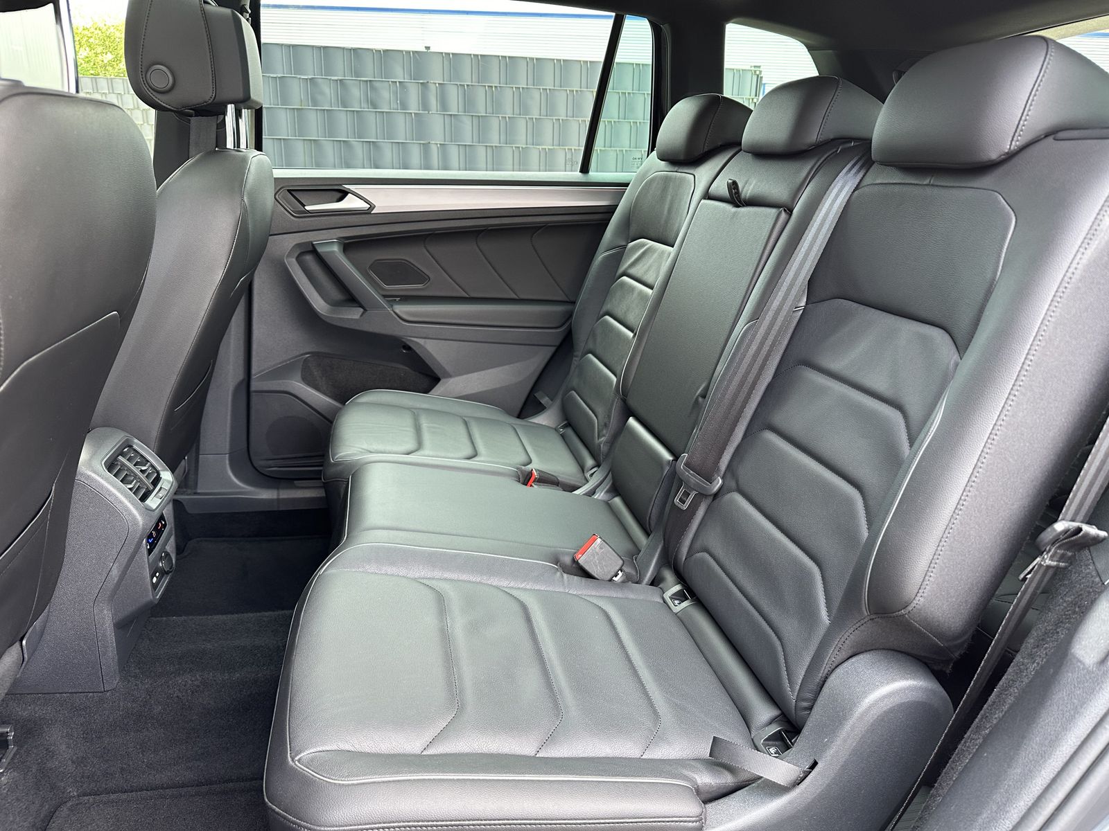 Fahrzeugabbildung SEAT Tarraco 2.0 TDI DSG FR 7-SItzer NAV+LED+AHK+PANO
