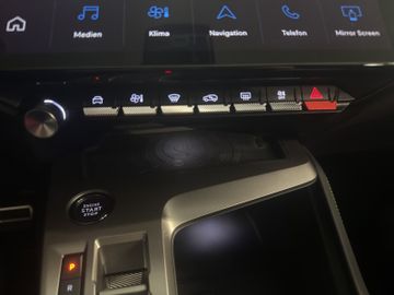 Peugeot 408 GT Plug-In Hybrid 225 360+AHK+PANO+Navi+SHZ
