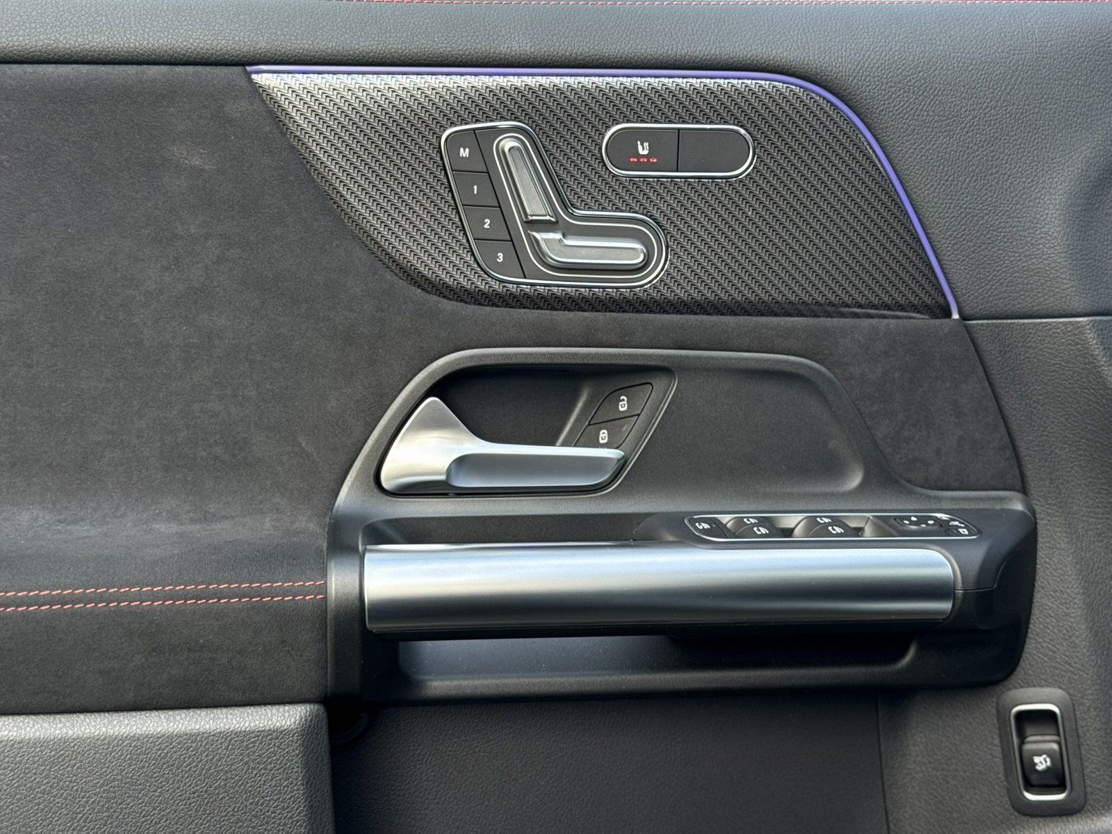 Fahrzeugabbildung Mercedes-Benz AMG GLA 35 4M PERFORMANCE-SITZE PANO AHK 360°