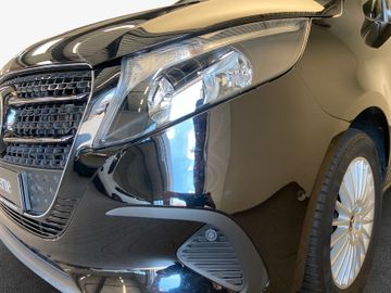 Mercedes V 220 - 6