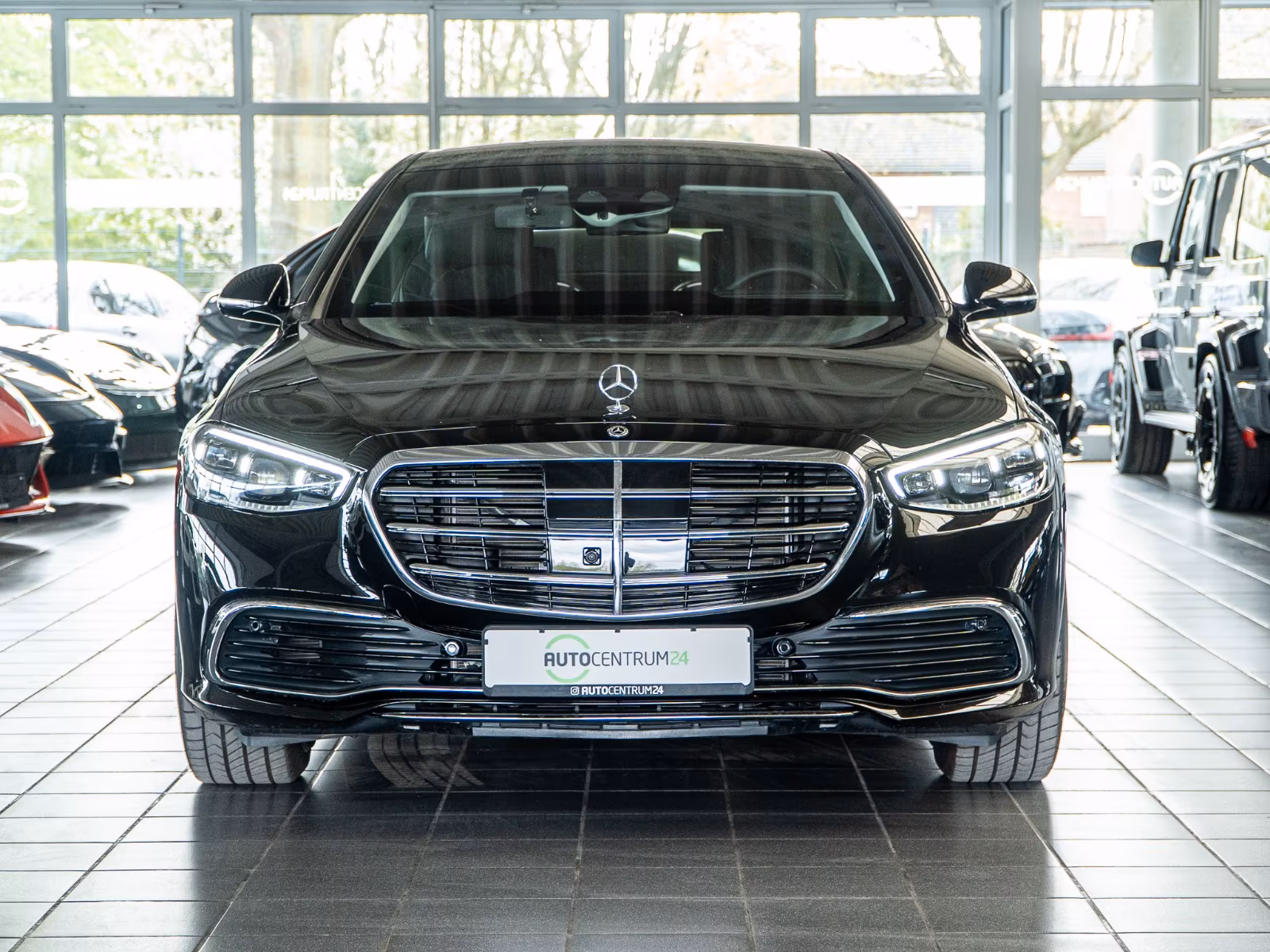 Mercedes-Benz S 680 Guard Panzer Fond TV 4 Seats