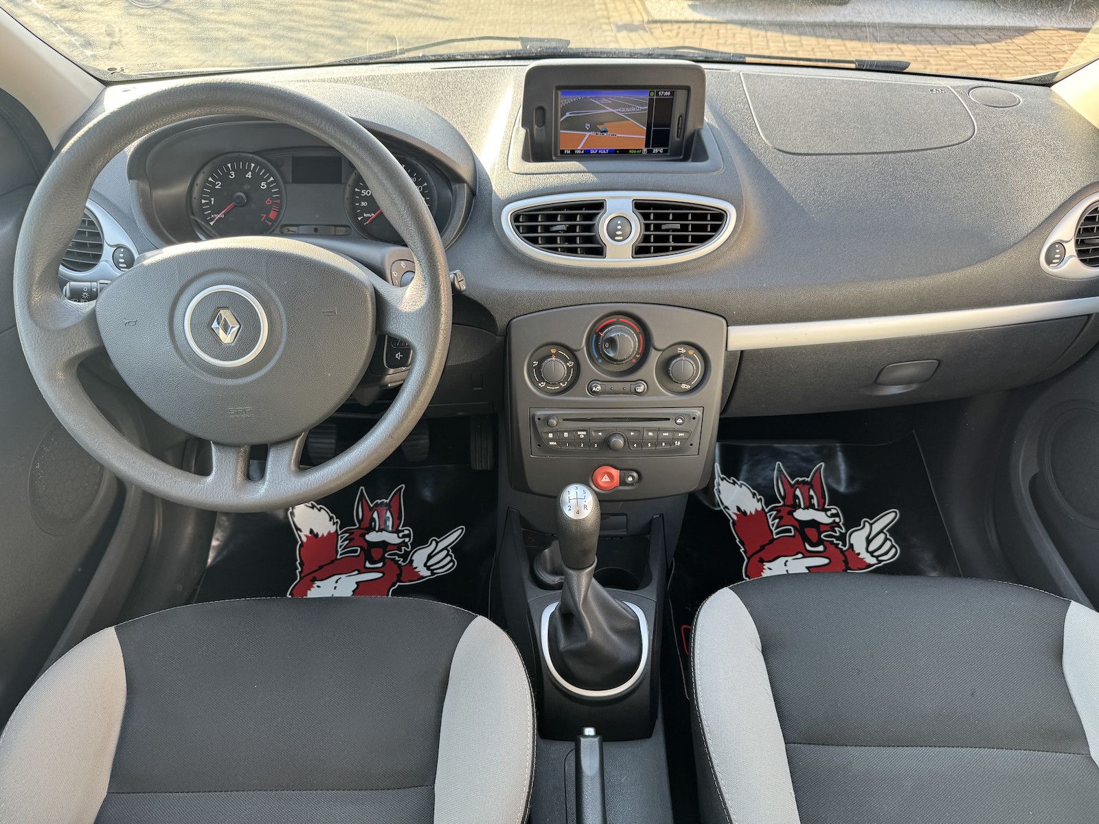 Fahrzeugabbildung Renault Clio Grandtour /NAVI/TMC/Klima/8x bereift