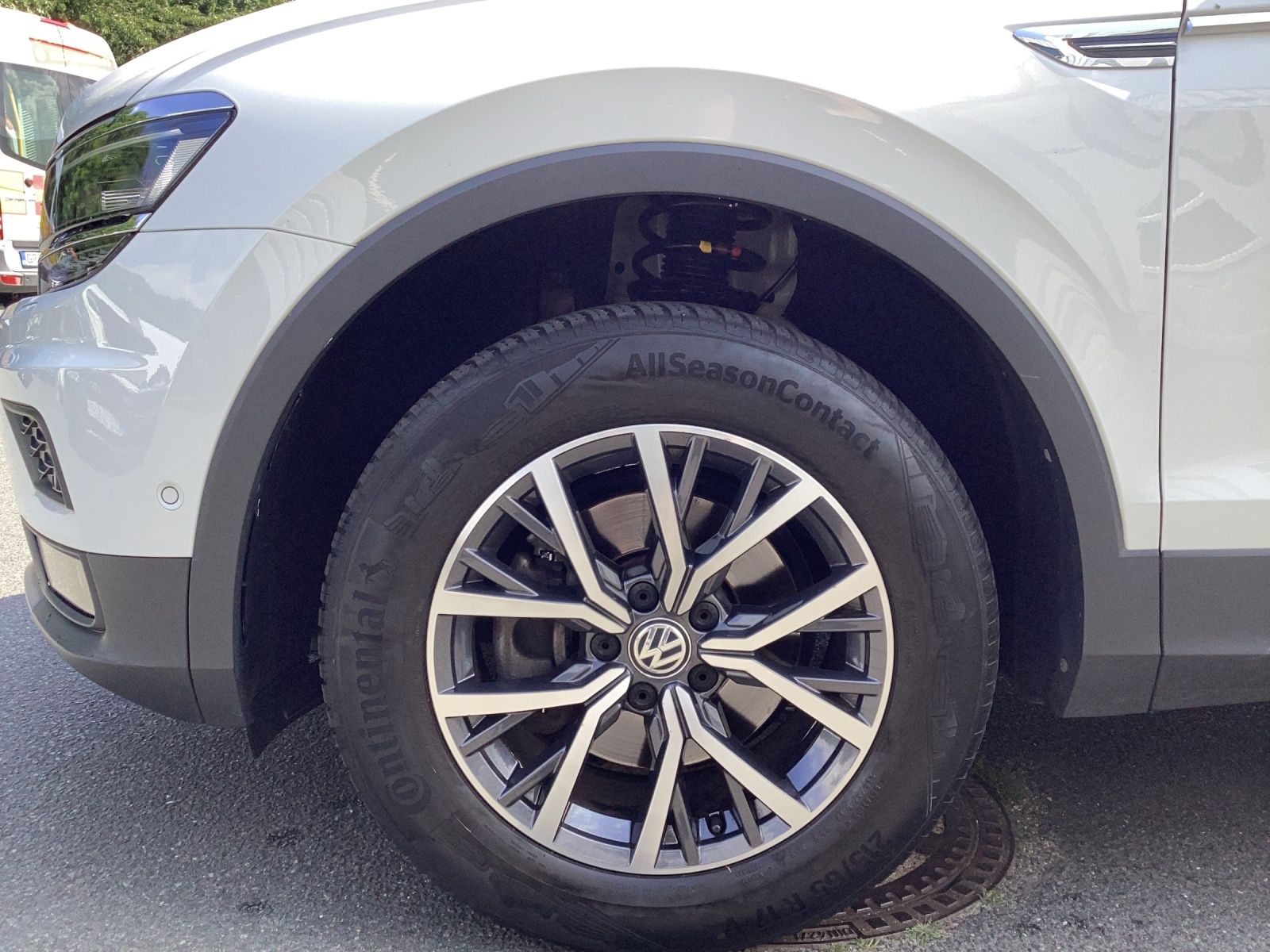 Fahrzeugabbildung Volkswagen Tiguan Allspace TDI Comfortline DSG STH LED Navi